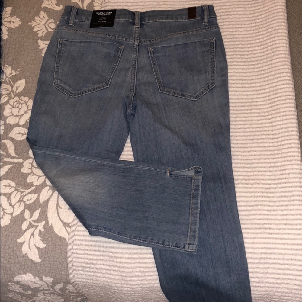 NWT Simply Vera Wang Capri mid rise 4P